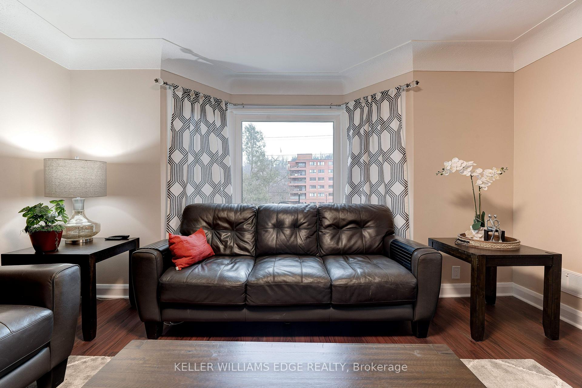 Photo 6 of 17 Dundas Street, Hamilton, Dundas — HOMEH