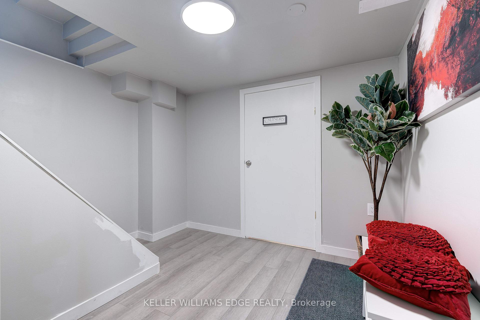 Photo 14 of 17 Dundas Street, Hamilton, Dundas — HOMEH
