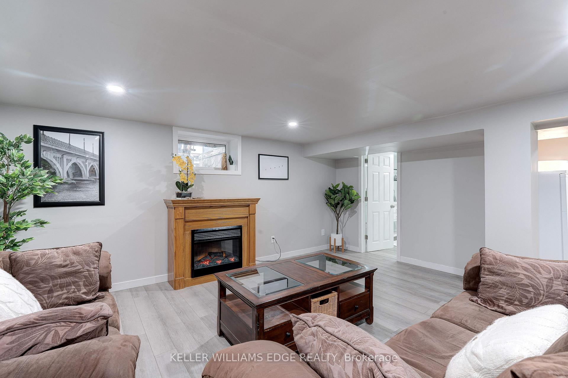 Photo 16 of 17 Dundas Street, Hamilton, Dundas — HOMEH