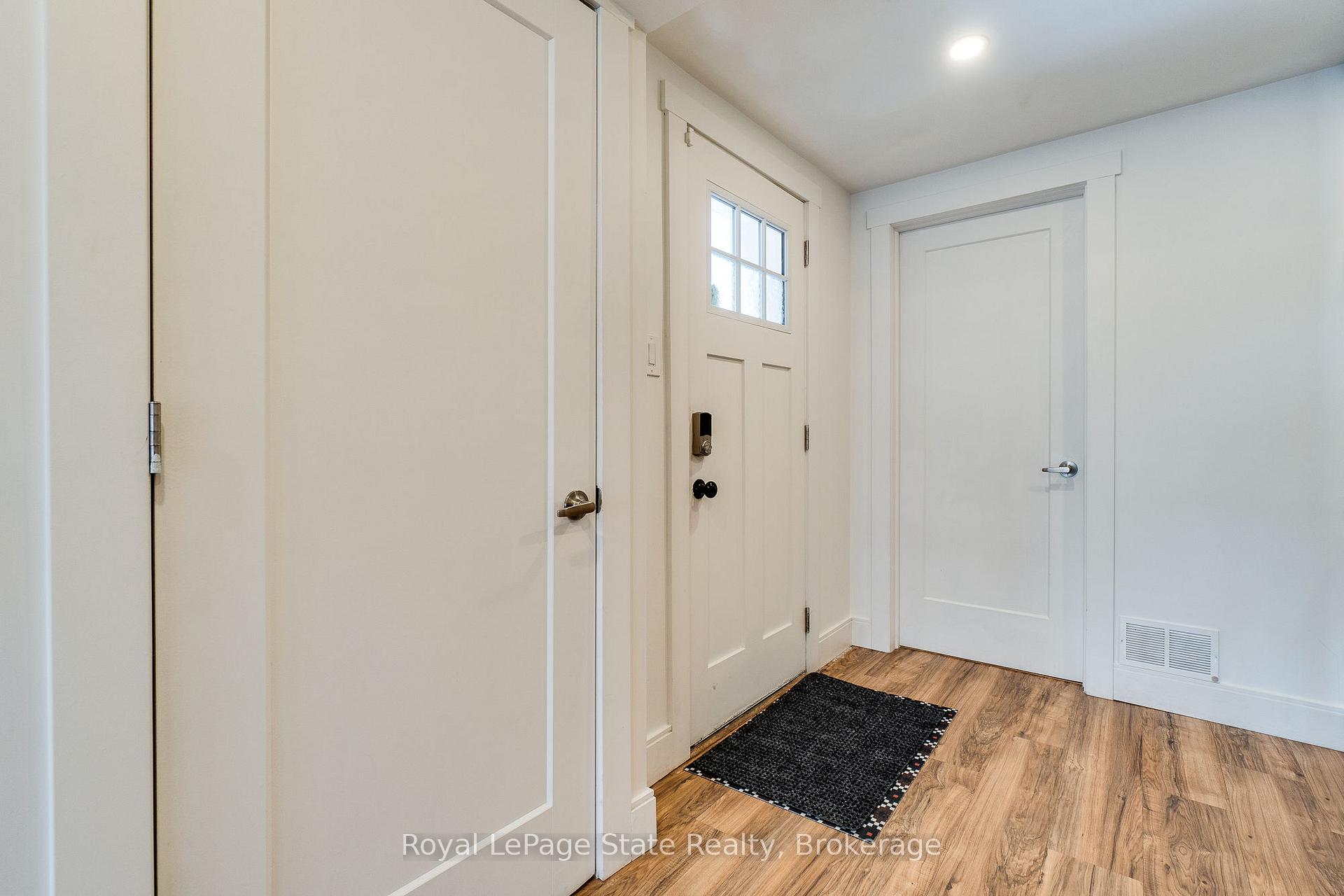 Photo 6 of 55 East Bend Avenue N, Hamilton, Crown Point — HOMEH