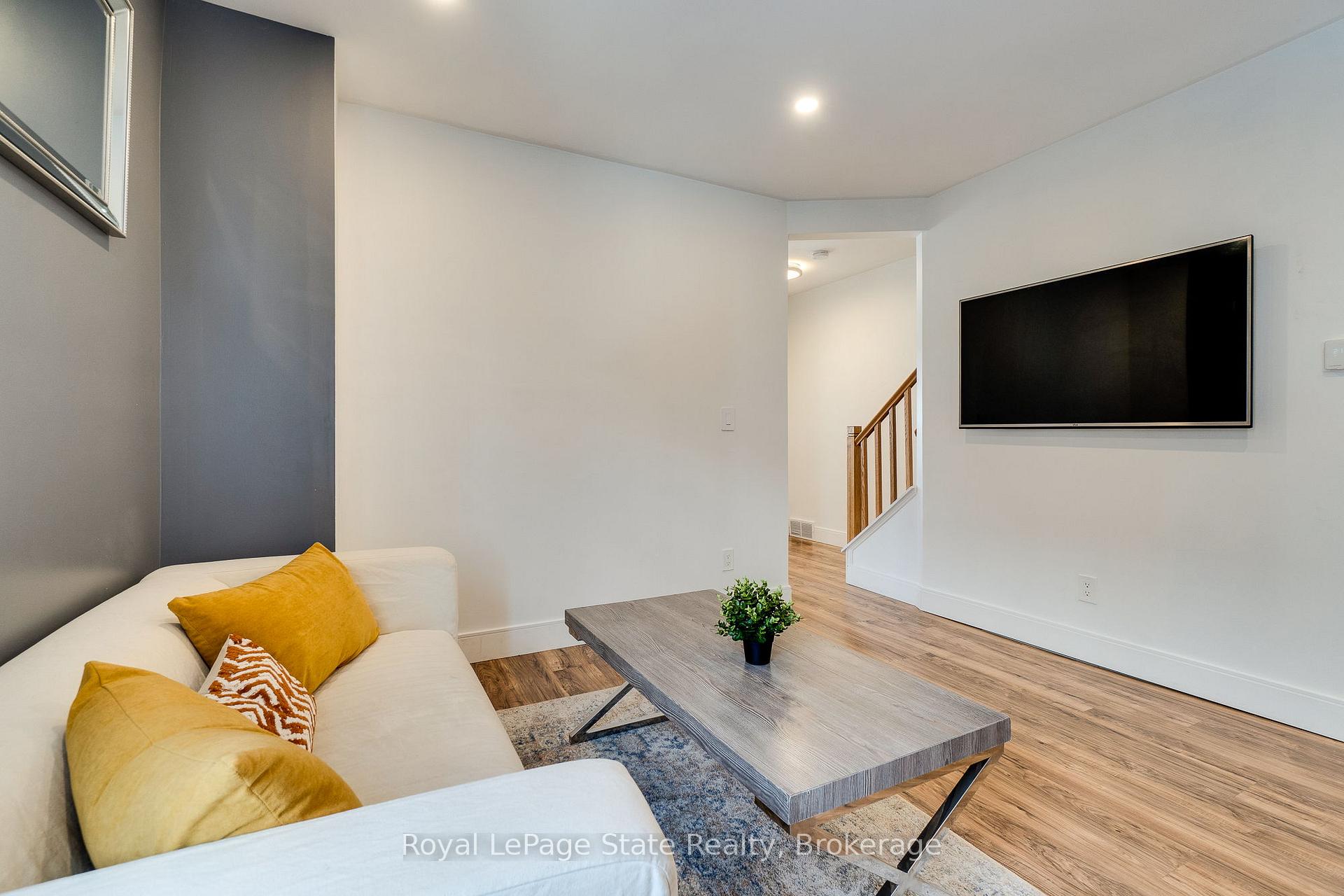 Photo 13 of 55 East Bend Avenue N, Hamilton, Crown Point — HOMEH