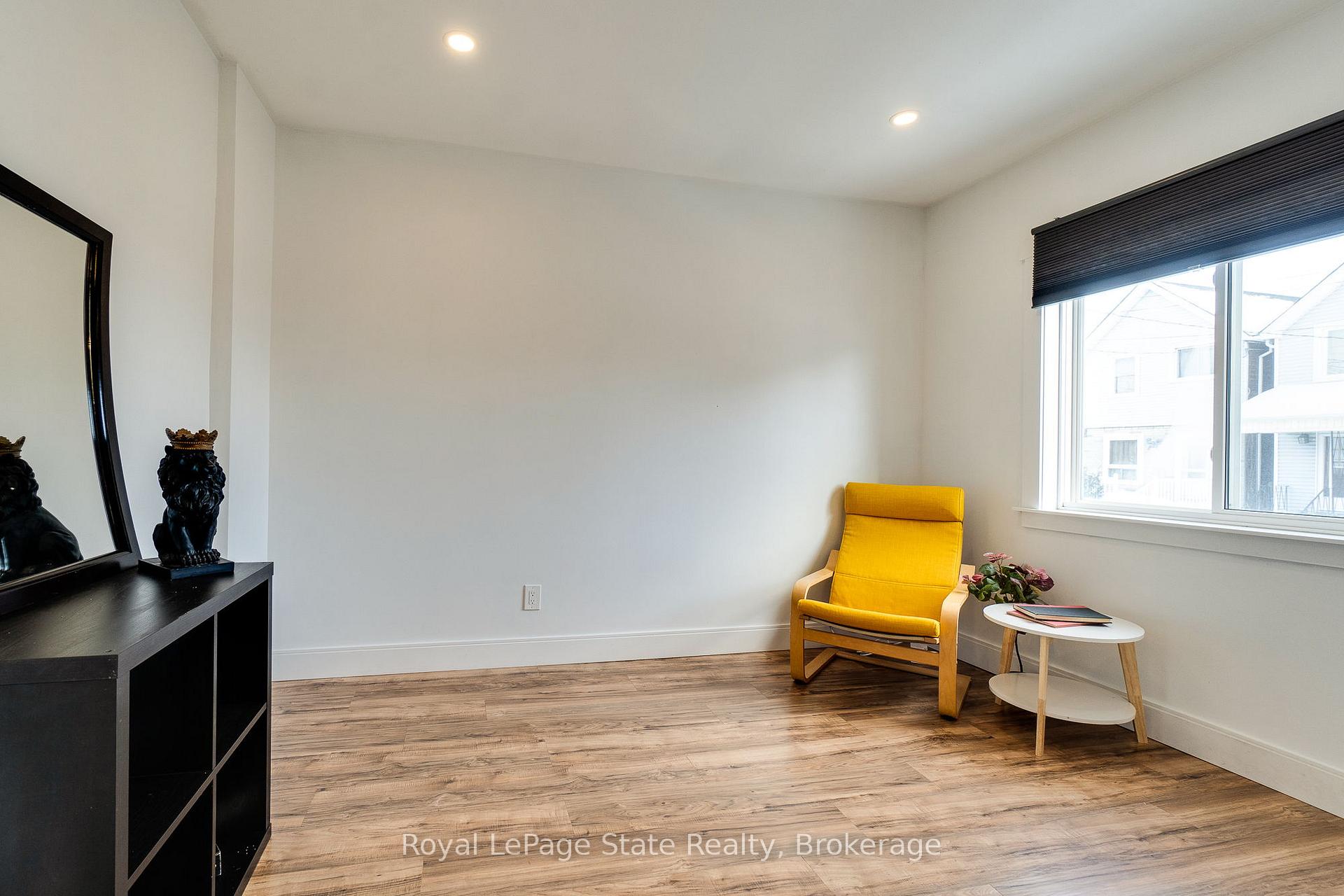 Photo 14 of 55 East Bend Avenue N, Hamilton, Crown Point — HOMEH