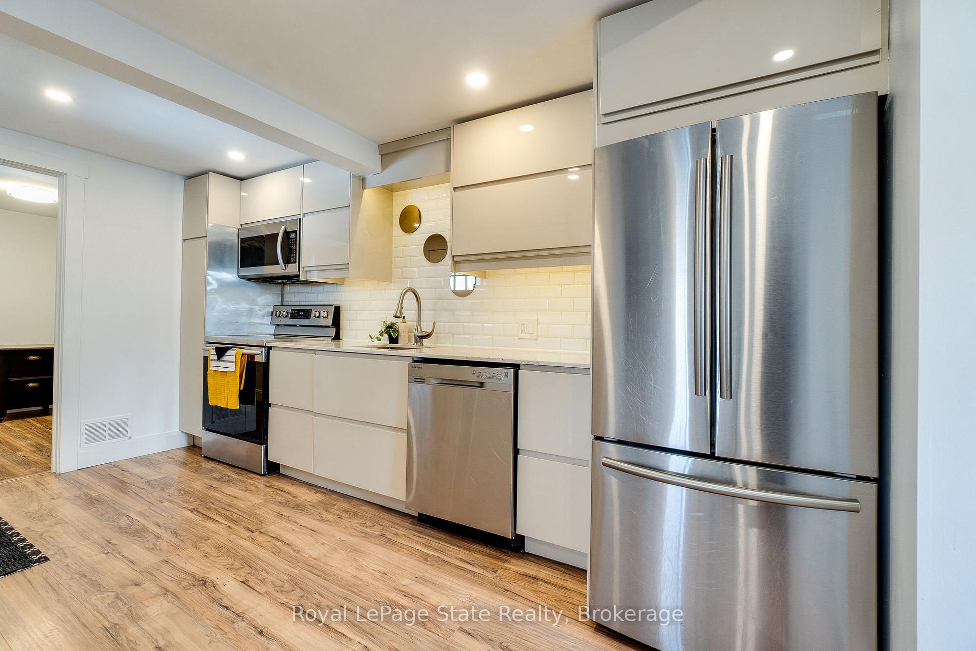Photo 22 of 55 East Bend Avenue N, Hamilton, Crown Point — HOMEH