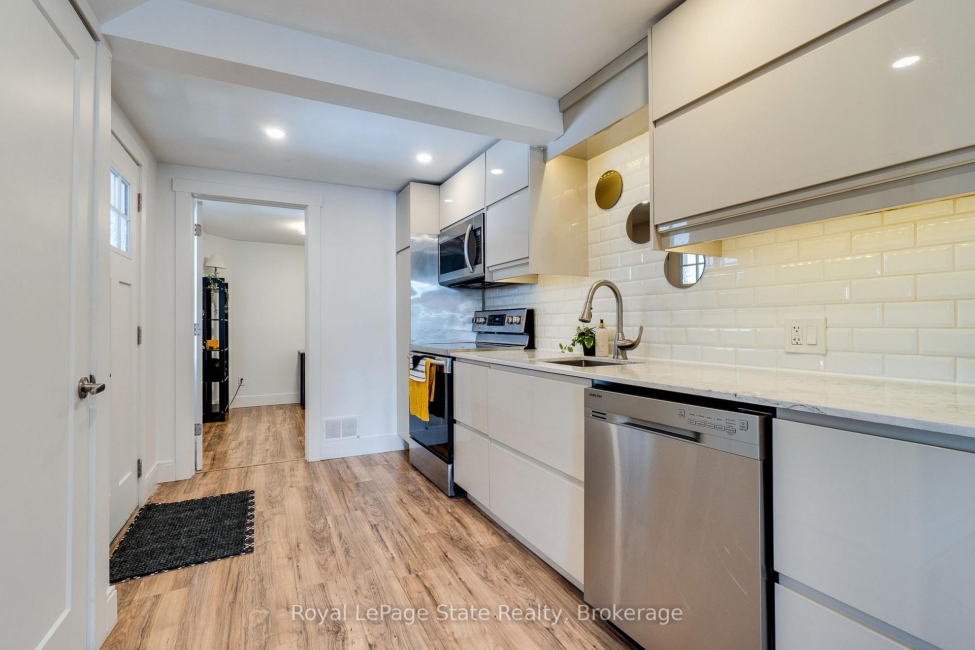 Photo 23 of 55 East Bend Avenue N, Hamilton, Crown Point — HOMEH