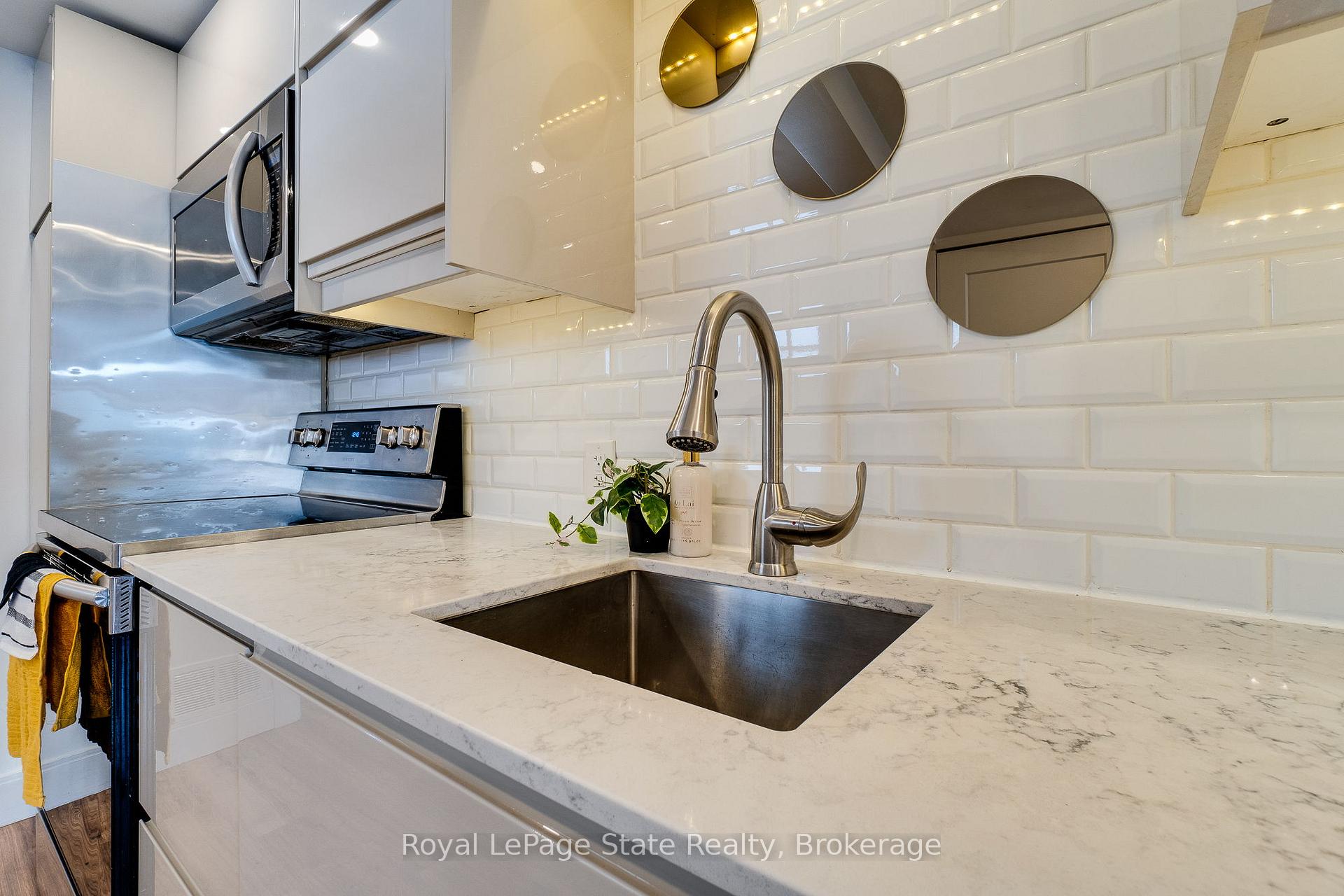 Photo 24 of 55 East Bend Avenue N, Hamilton, Crown Point — HOMEH