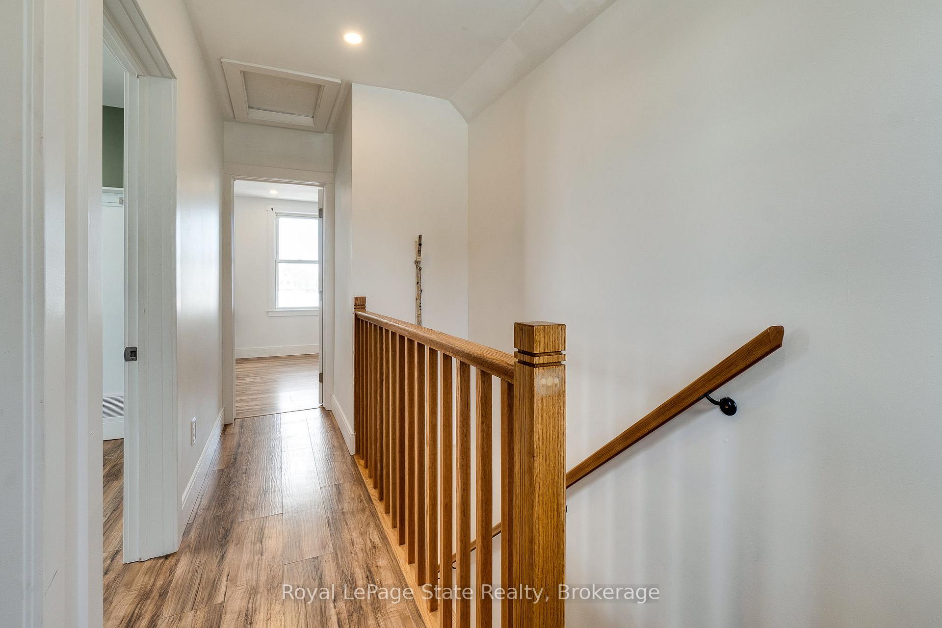 Photo 28 of 55 East Bend Avenue N, Hamilton, Crown Point — HOMEH