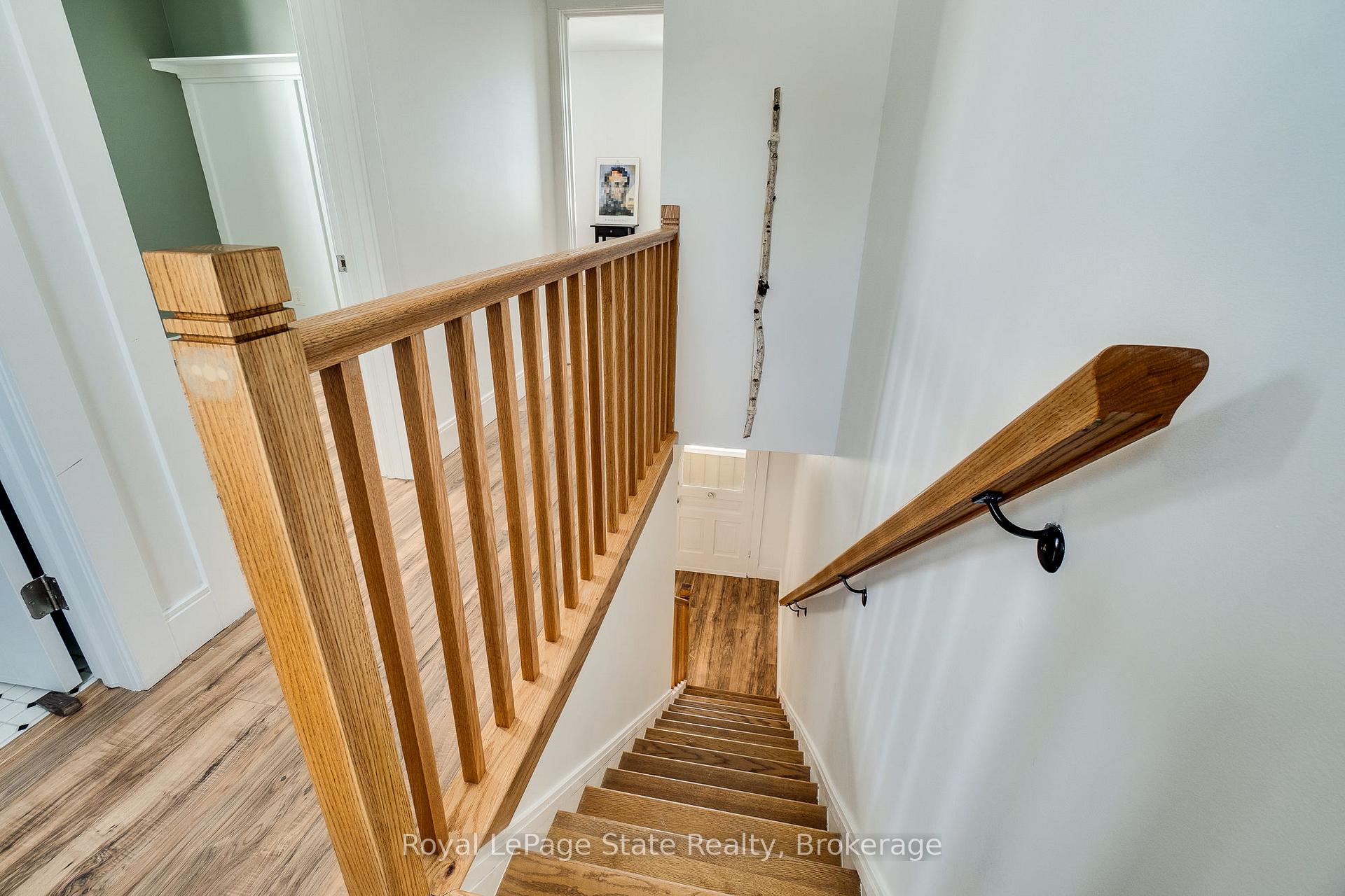 Photo 36 of 55 East Bend Avenue N, Hamilton, Crown Point — HOMEH