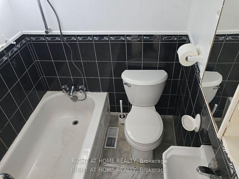 Photo 9 of 36 Beechwood Avenue, Hamilton, Stripley — HOMEH
