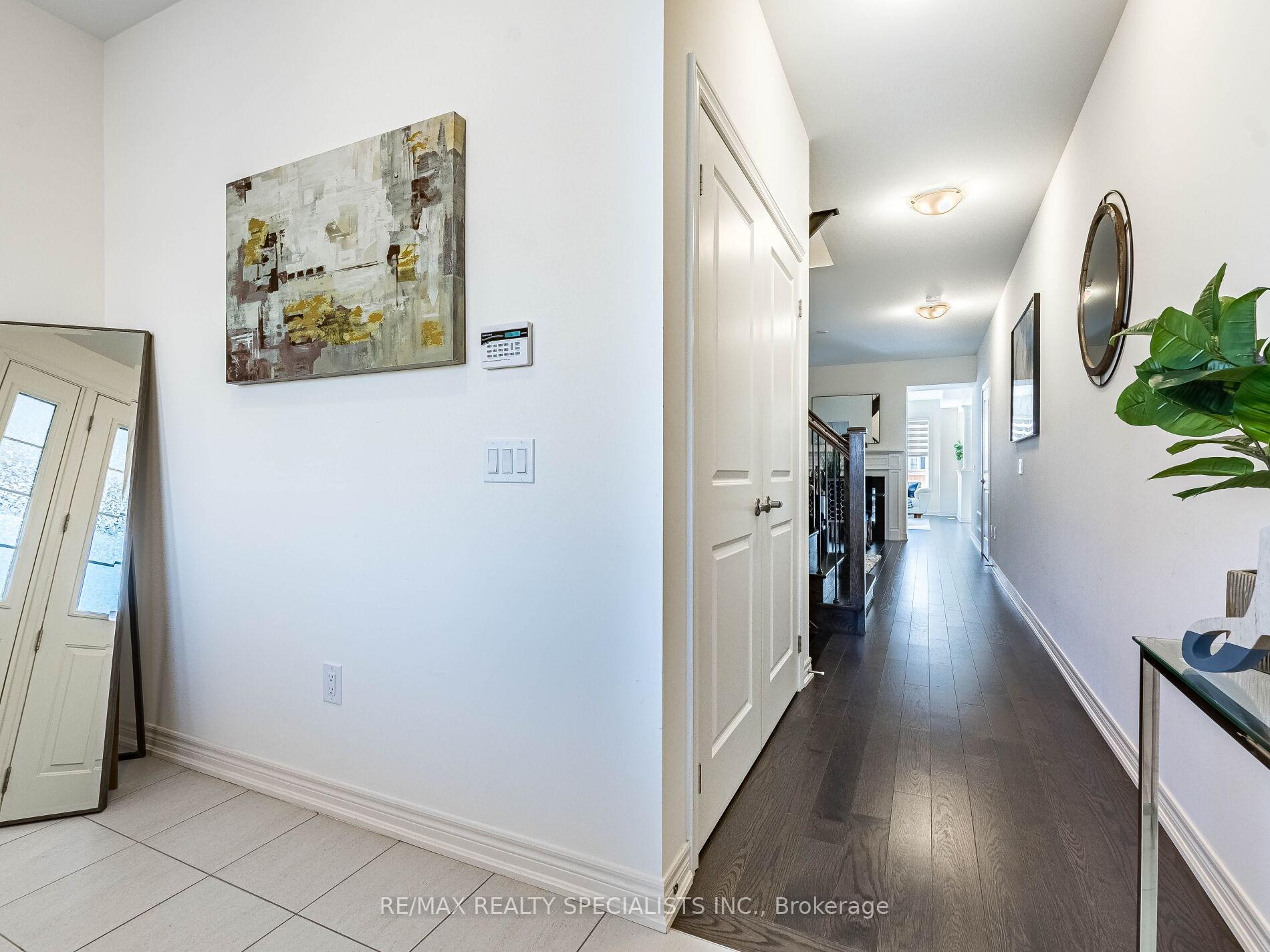 Photo 3 of 23 Matterhorn Road, Brampton, Northwest Brampton — HOMEH