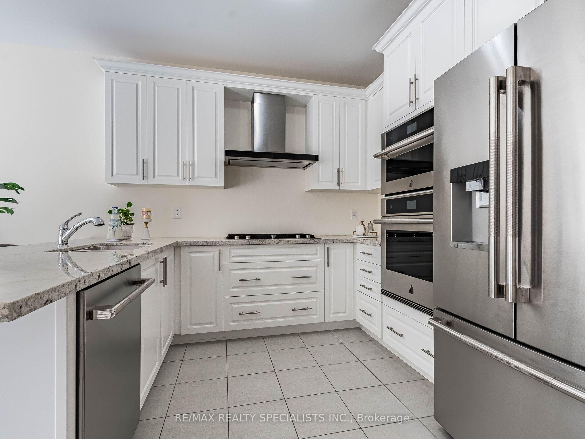 Photo 14 of 23 Matterhorn Road, Brampton, Northwest Brampton — HOMEH