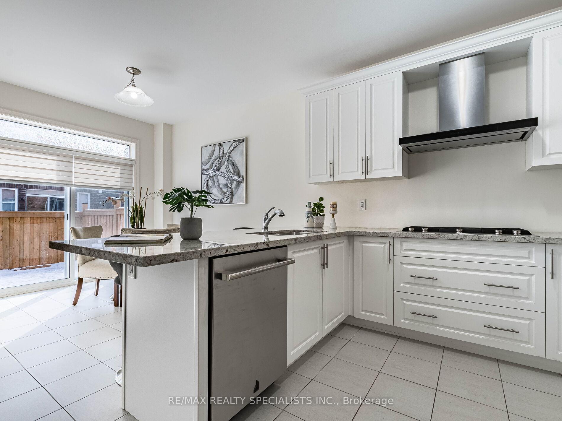 Photo 15 of 23 Matterhorn Road, Brampton, Northwest Brampton — HOMEH