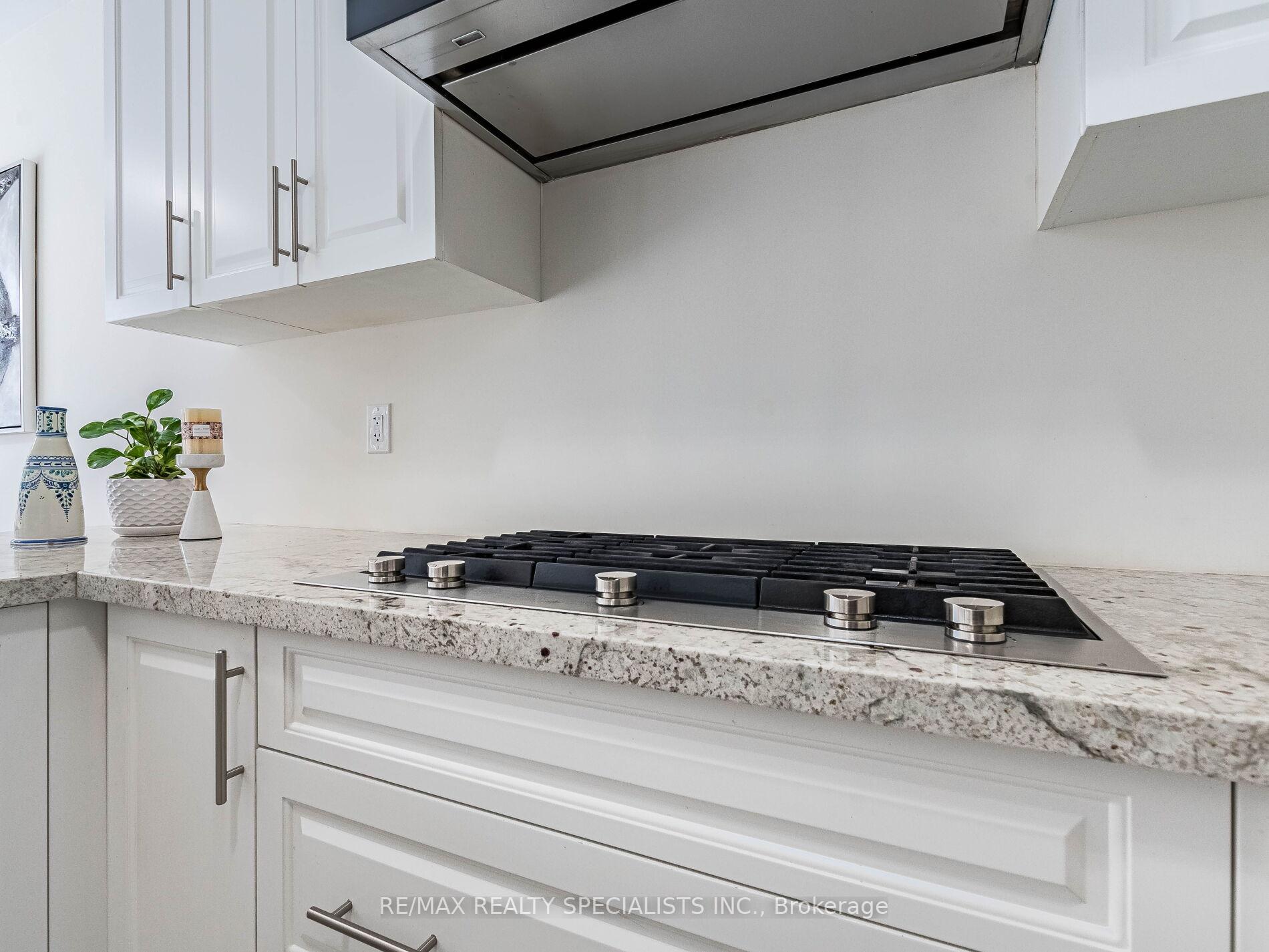 Photo 18 of 23 Matterhorn Road, Brampton, Northwest Brampton — HOMEH