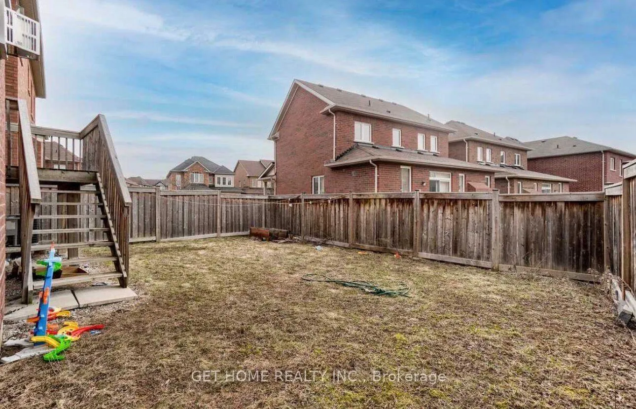 Photo 10 of 22 Baby Pointe Trail, Brampton, Northwest Brampton — HOMEH