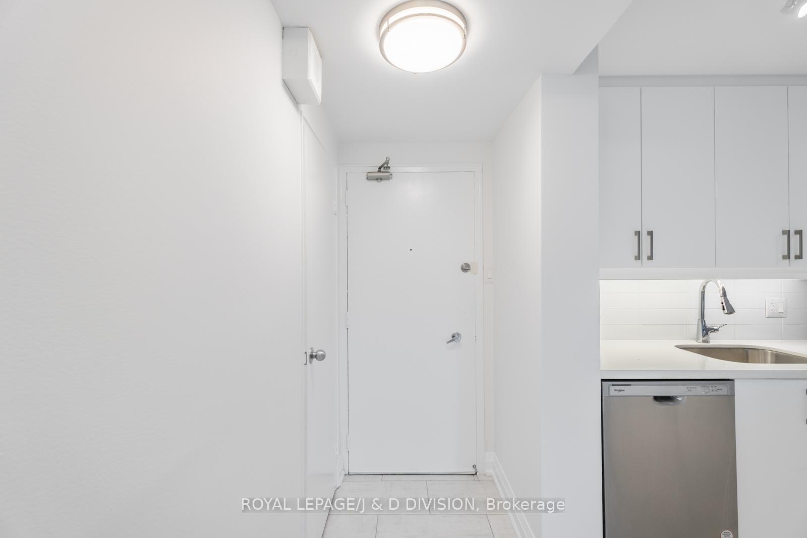 Photo 4 of Unit 26, 494 Avenue Road, Toronto, Forest Hill South — HOMEH