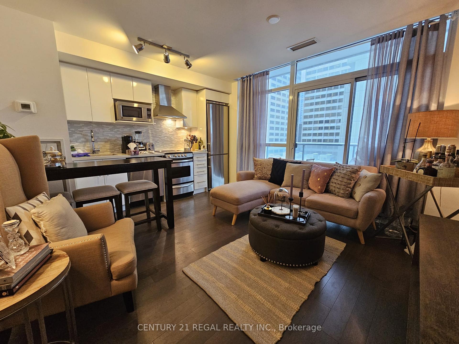 Photo 7 of Unit 1008, 58 Orchard View Boulevard, Toronto, Yonge-Eglinton — HOMEH
