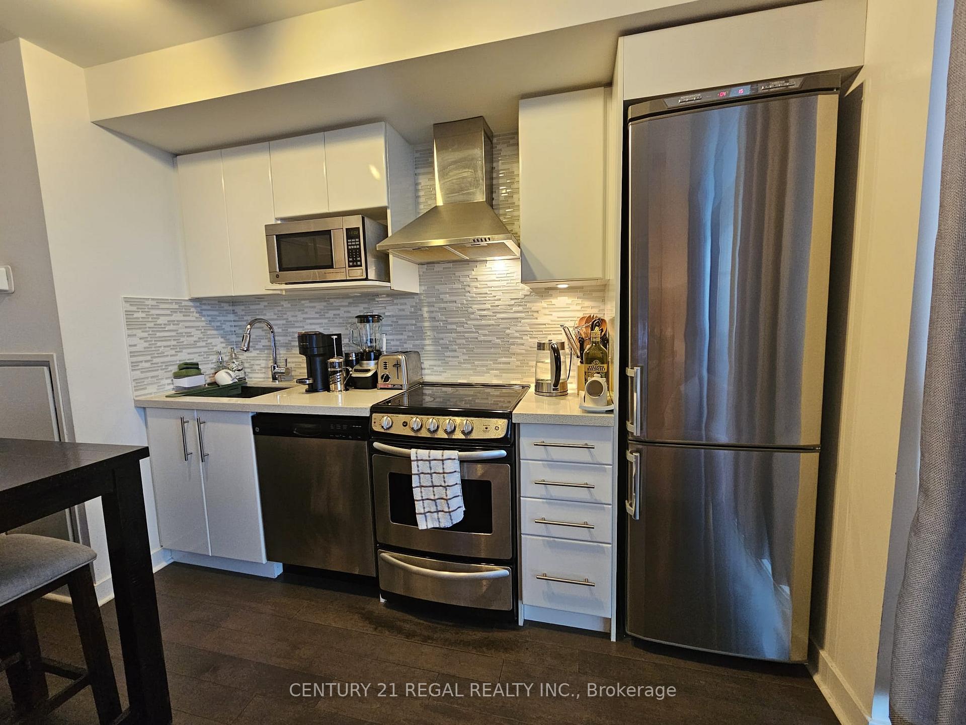 Photo 9 of Unit 1008, 58 Orchard View Boulevard, Toronto, Yonge-Eglinton — HOMEH