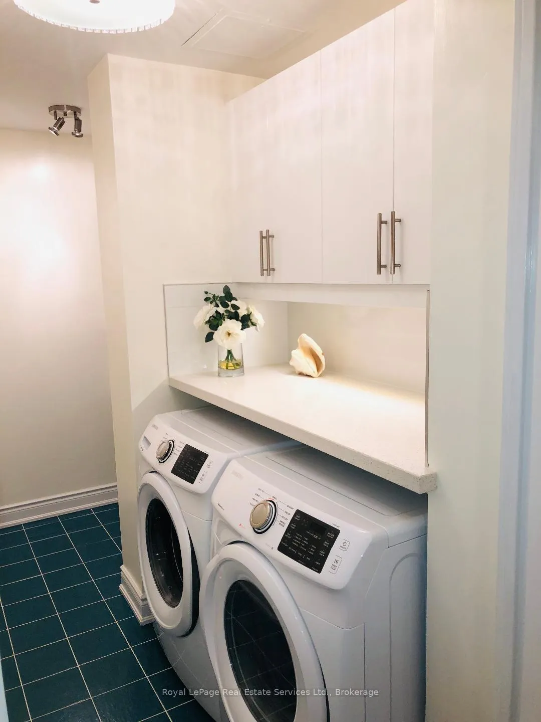 Photo 7 of Unit 105, 2185 Marine Drive, Oakville, Bronte — HOMEH