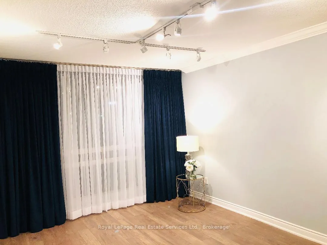 Photo 10 of Unit 105, 2185 Marine Drive, Oakville, Bronte — HOMEH
