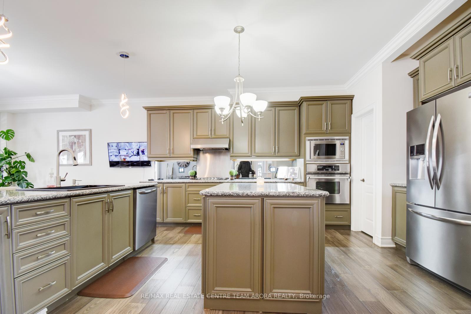 Photo 11 of 6 Champion Court, Brampton, Credit Valley — HOMEH