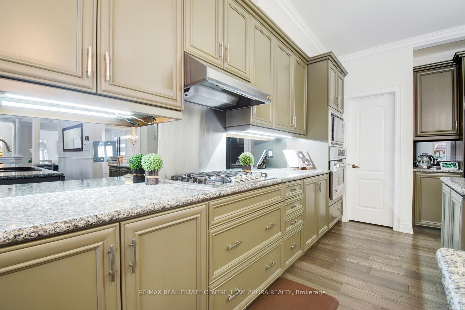 Photo 13 of 6 Champion Court, Brampton, Credit Valley — HOMEH