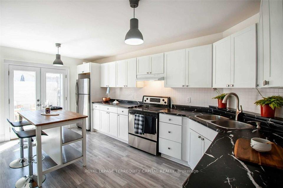 Photo 4 of Unit Upper, 45 Mapleton Avenue, Barrie, Holly — HOMEH