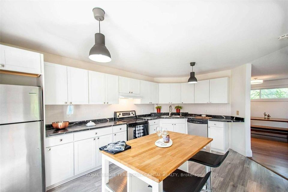 Photo 11 of Unit Upper, 45 Mapleton Avenue, Barrie, Holly — HOMEH