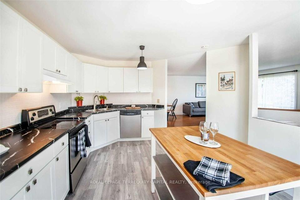 Photo 15 of Unit Upper, 45 Mapleton Avenue, Barrie, Holly — HOMEH