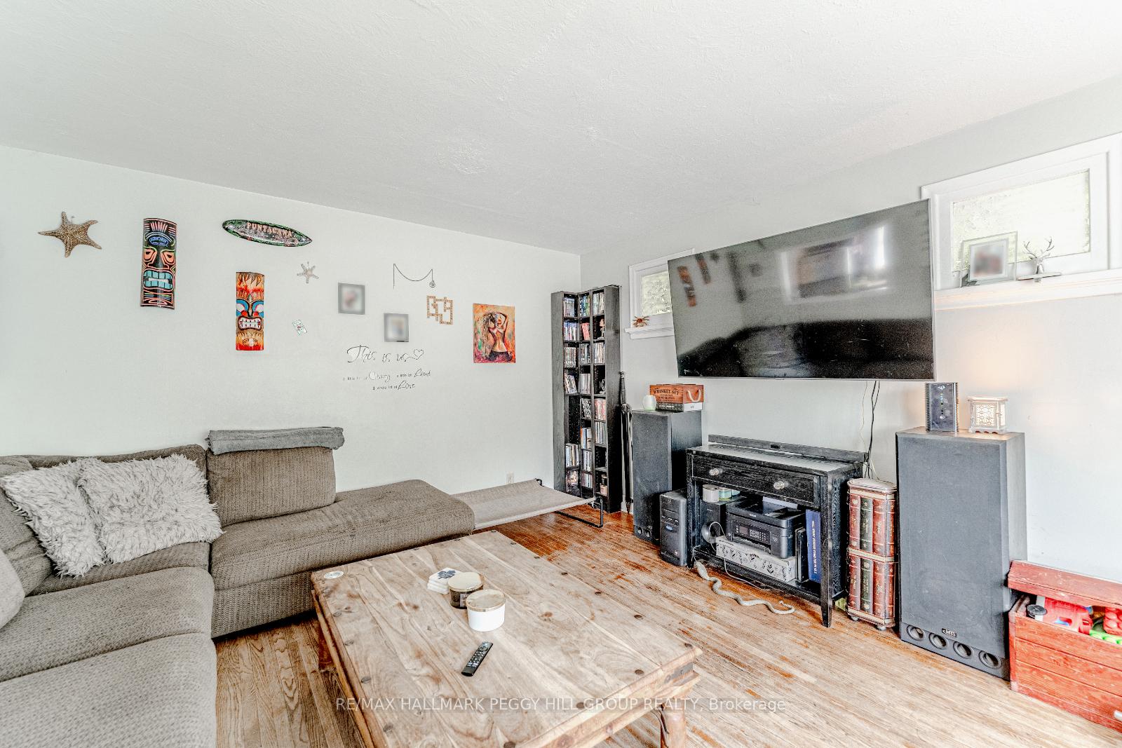 Photo 3 of 114 Maple Avenue, Barrie, Queen's Park — HOMEH