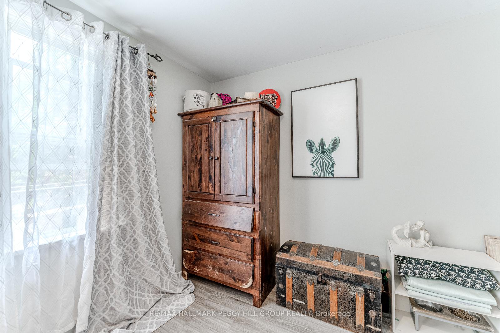 Photo 7 of 114 Maple Avenue, Barrie, Queen's Park — HOMEH