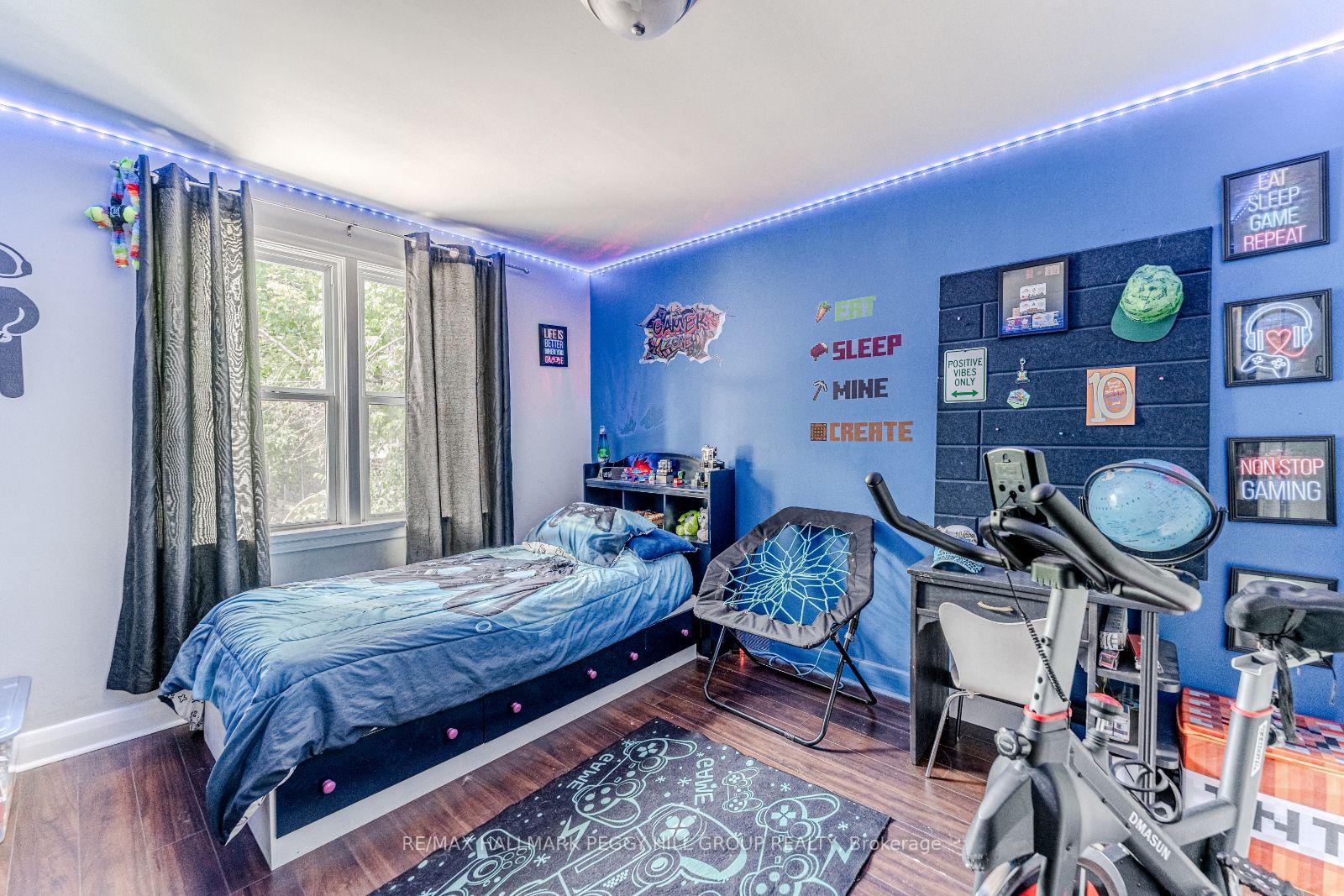 Photo 9 of 114 Maple Avenue, Barrie, Queen's Park — HOMEH