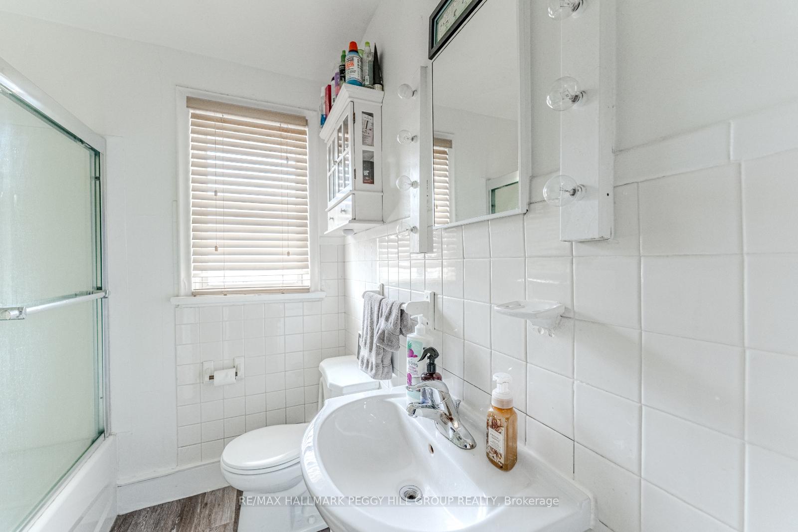 Photo 10 of 114 Maple Avenue, Barrie, Queen's Park — HOMEH