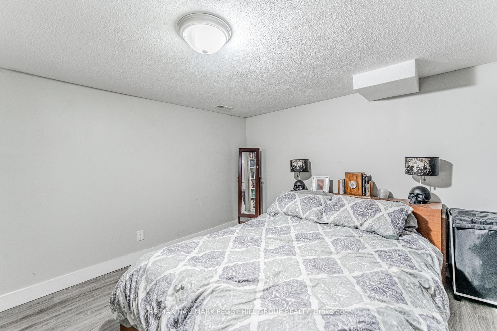 Photo 12 of 114 Maple Avenue, Barrie, Queen's Park — HOMEH
