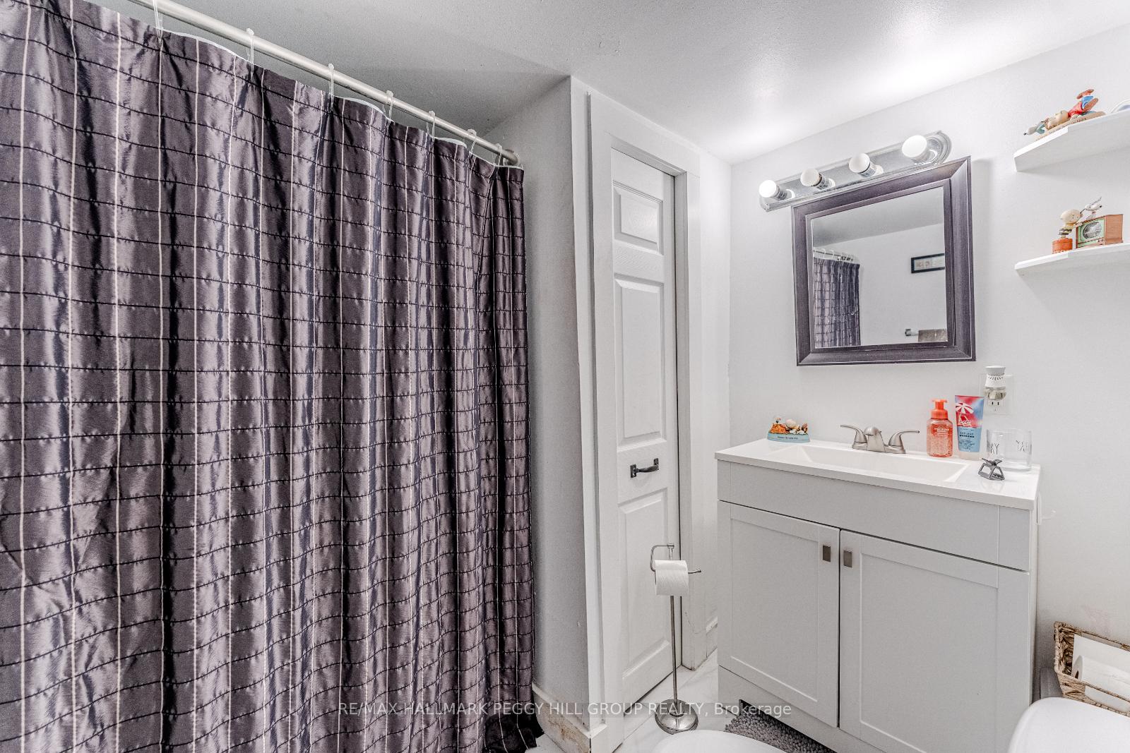 Photo 13 of 114 Maple Avenue, Barrie, Queen's Park — HOMEH