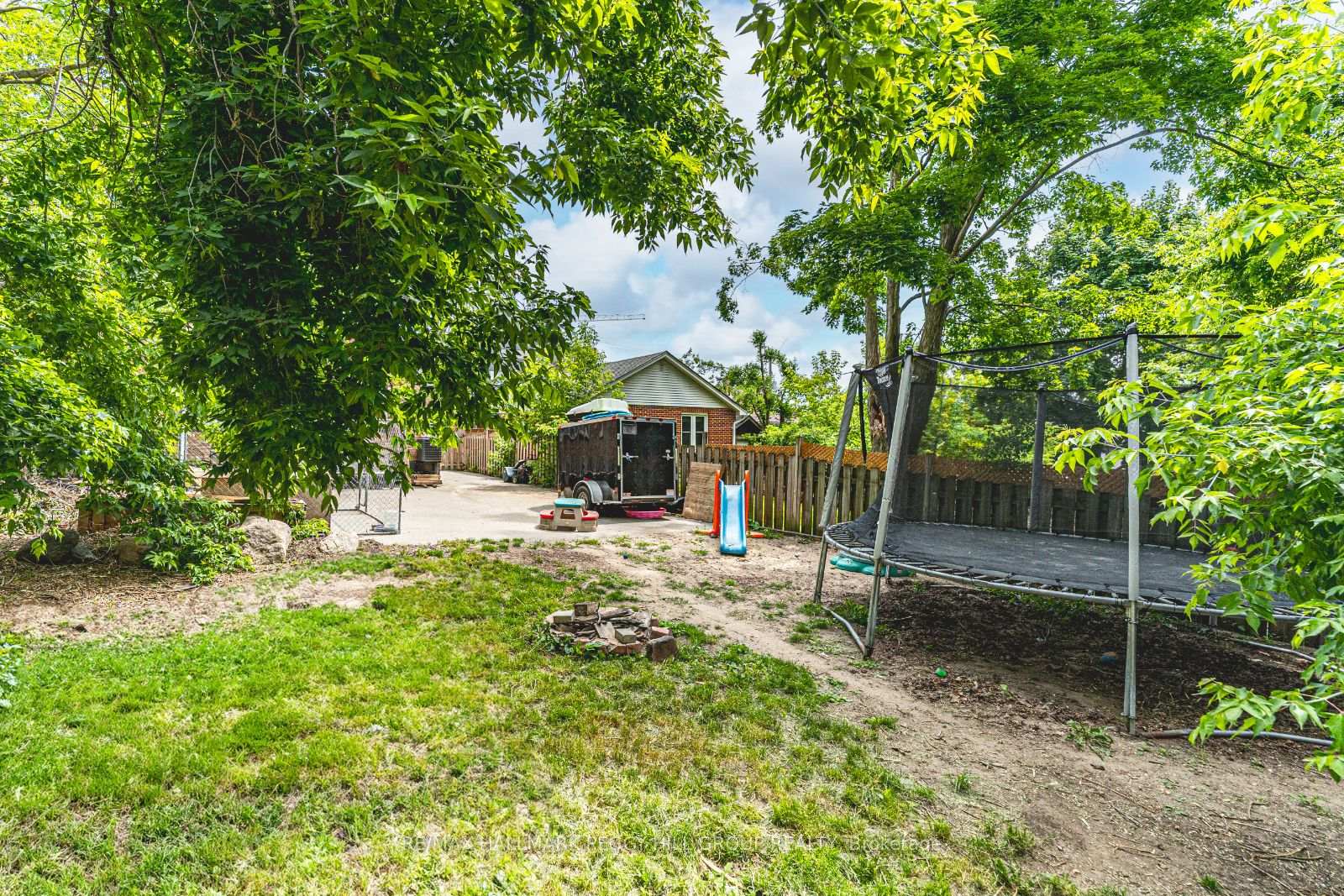 Photo 17 of 114 Maple Avenue, Barrie, Queen's Park — HOMEH
