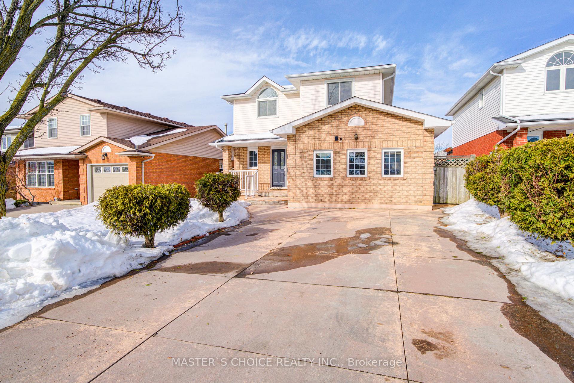 Photo 2 of 27 Fano Drive, Hamilton, Butler — HOMEH
