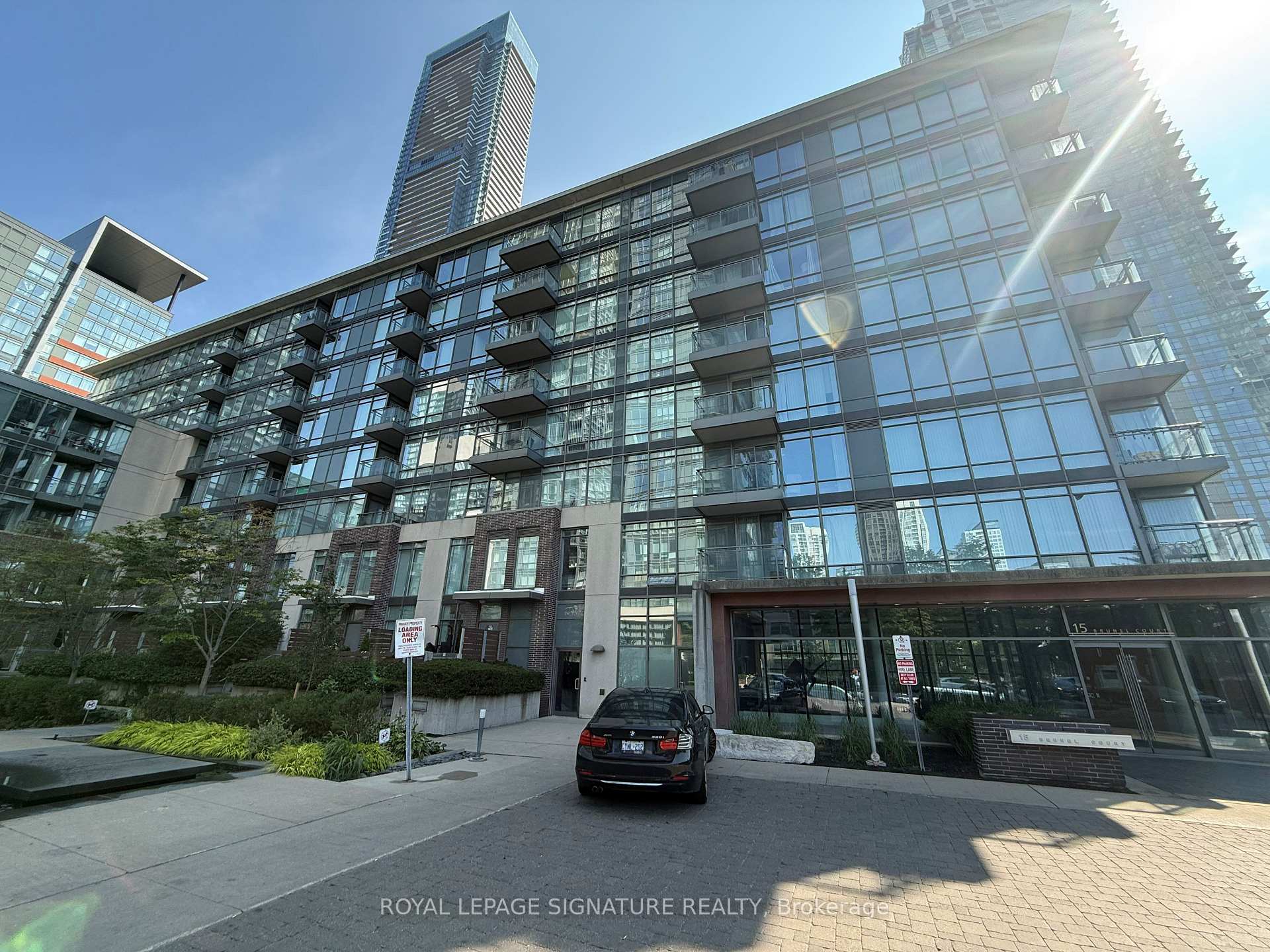 Front of Unit 102, 15 Brunel Court