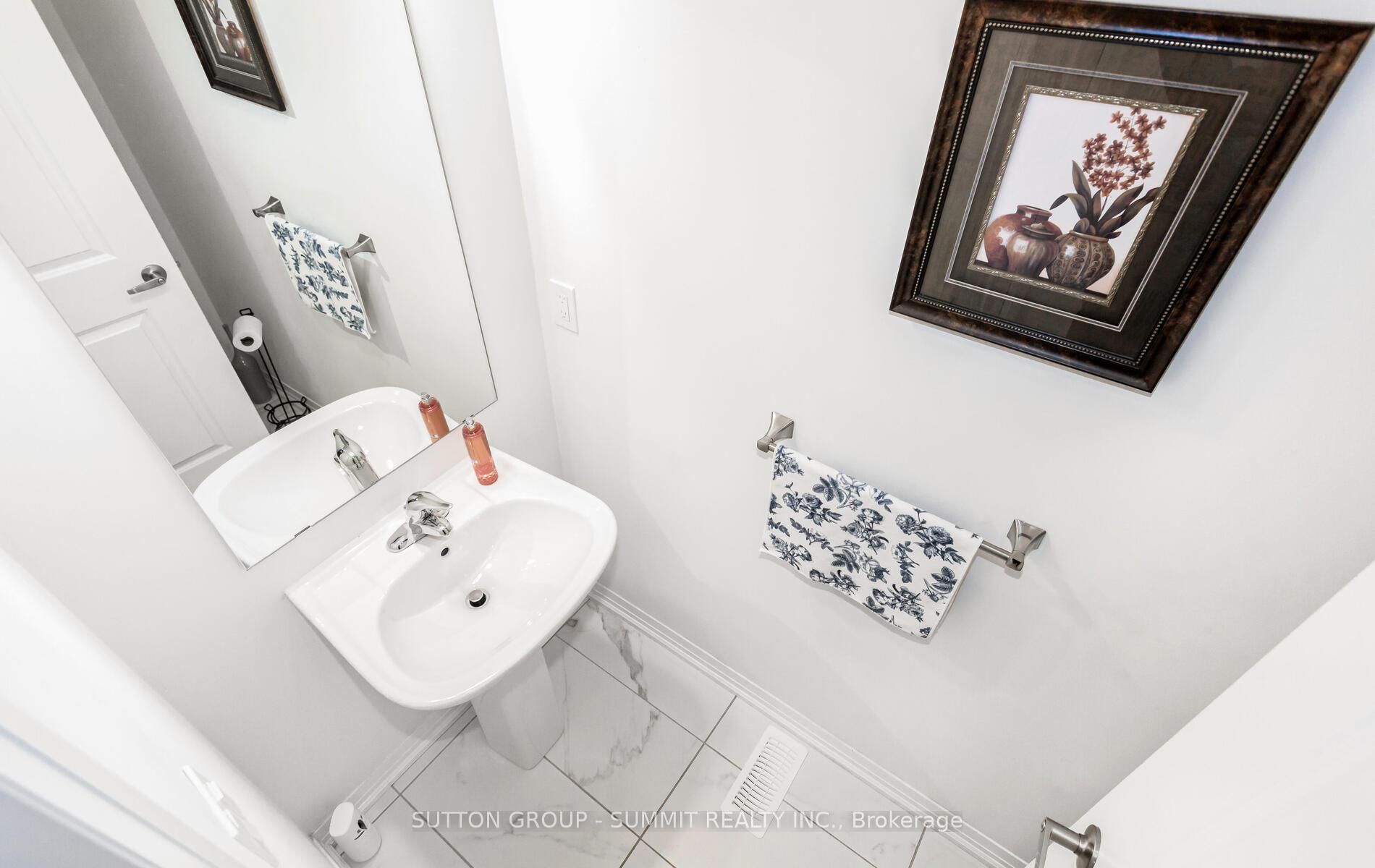 Photo 34 of 117 Yale Drive, Hamilton, Mount Hope — HOMEH