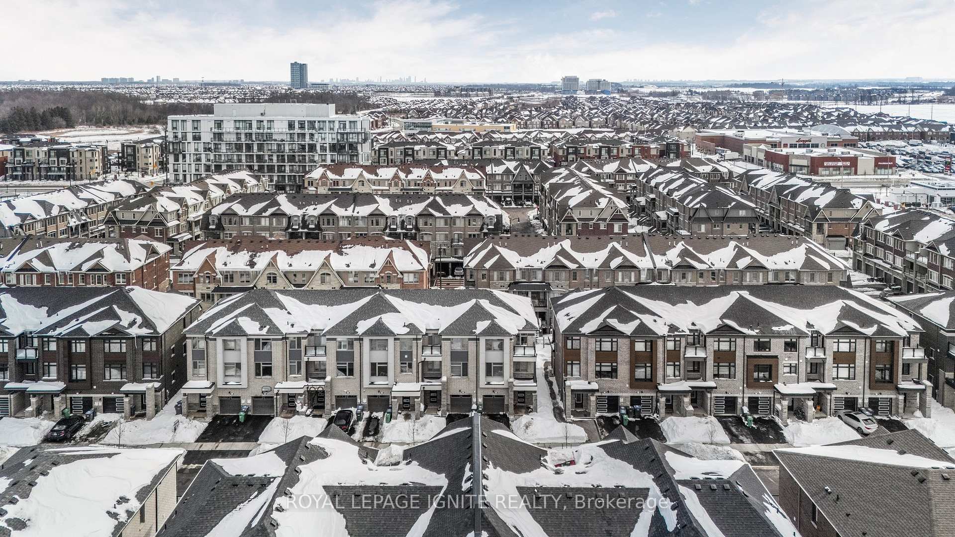 Photo 6 of 165 Keppel Circle, Brampton, Northwest Brampton — HOMEH