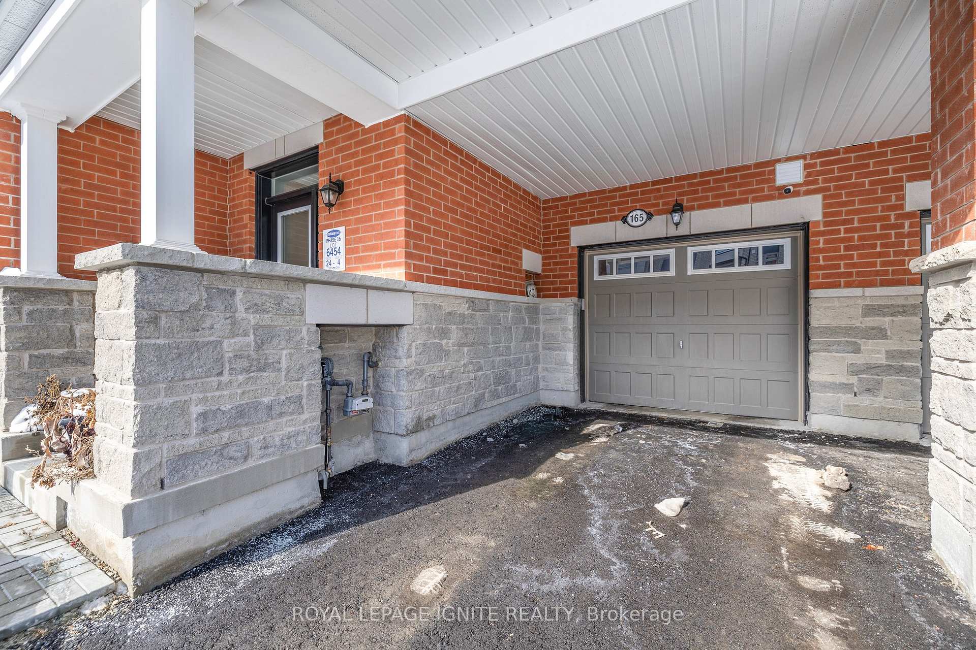Photo 8 of 165 Keppel Circle, Brampton, Northwest Brampton — HOMEH
