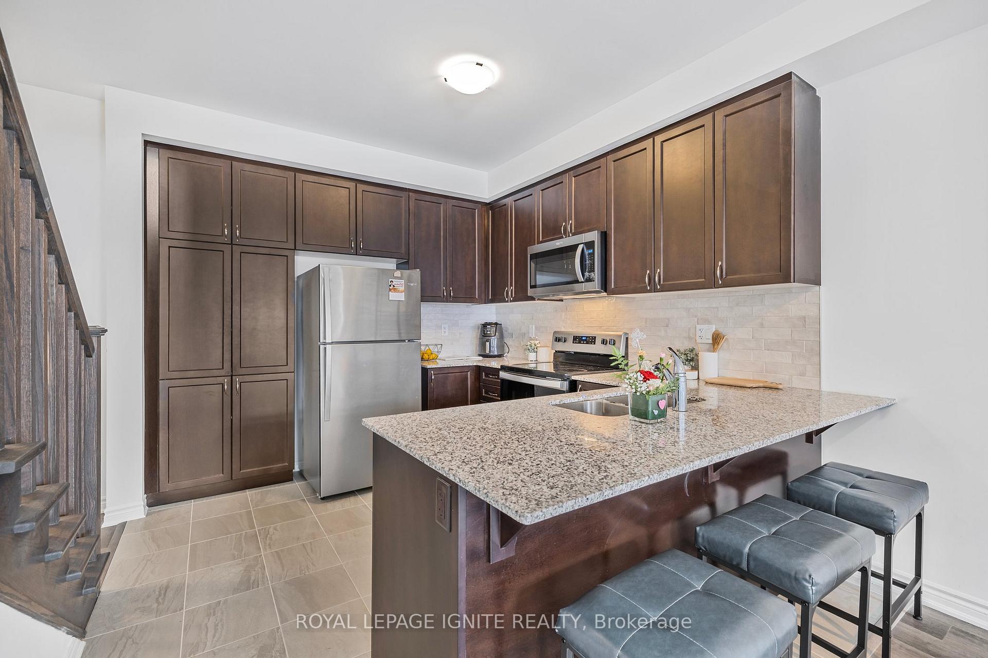 Photo 43 of 165 Keppel Circle, Brampton, Northwest Brampton — HOMEH