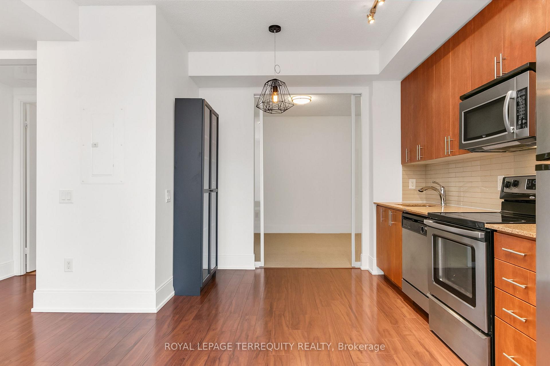 Photo 13 of Unit 1126, 560 Front Street W, Toronto, Waterfront Communities — HOMEH
