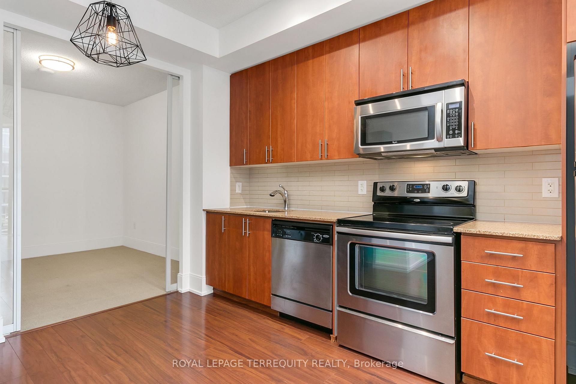 Photo 14 of Unit 1126, 560 Front Street W, Toronto, Waterfront Communities — HOMEH