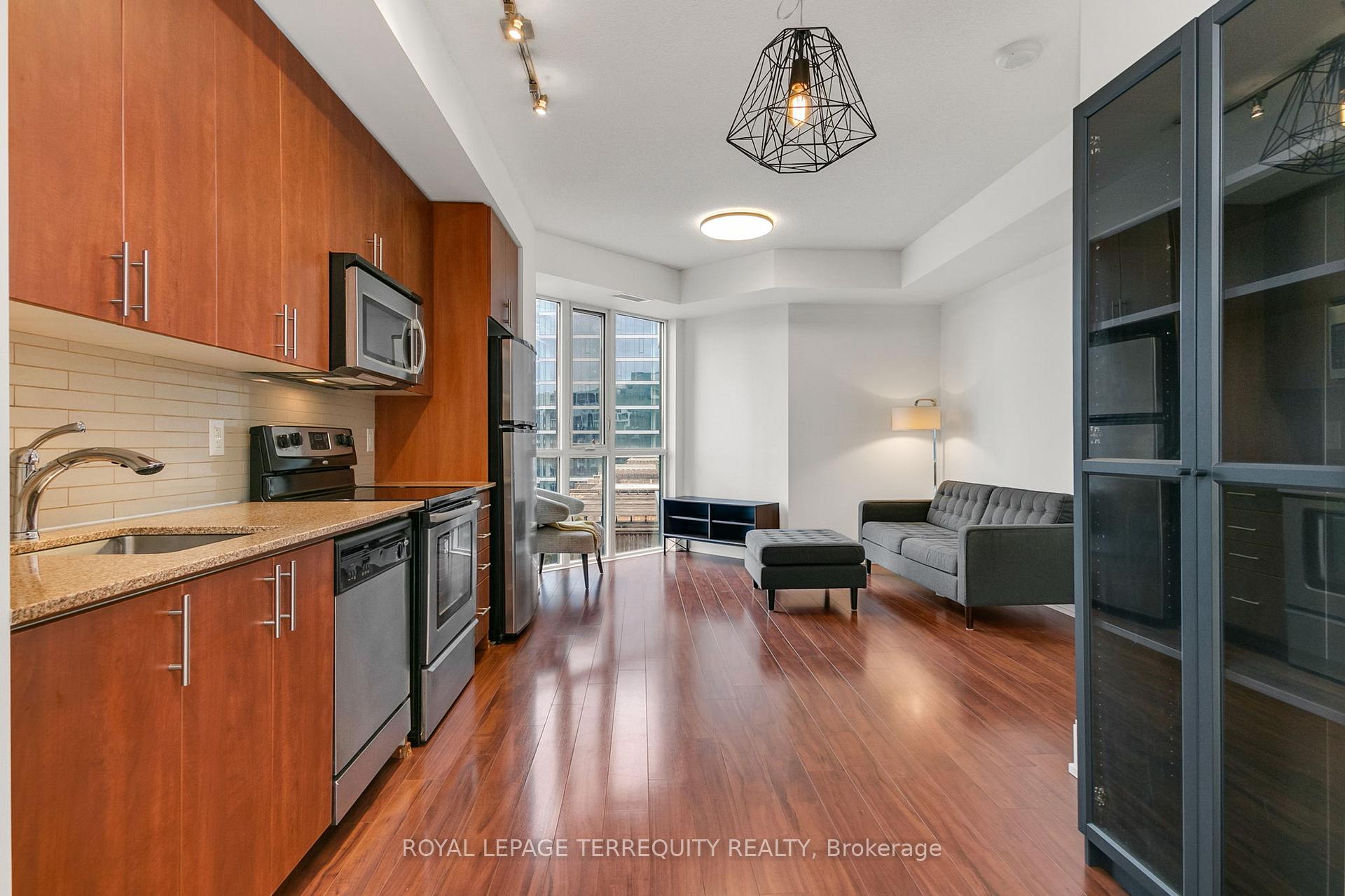 Photo 15 of Unit 1126, 560 Front Street W, Toronto, Waterfront Communities — HOMEH