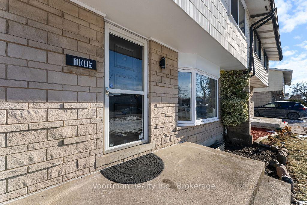 Photo 3 of 1085 Upper Wellington Street, Hamilton, Bruleville — HOMEH