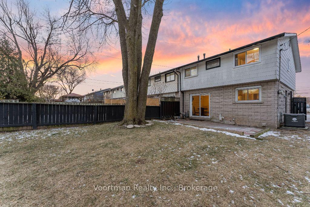 Photo 19 of 1085 Upper Wellington Street, Hamilton, Bruleville — HOMEH