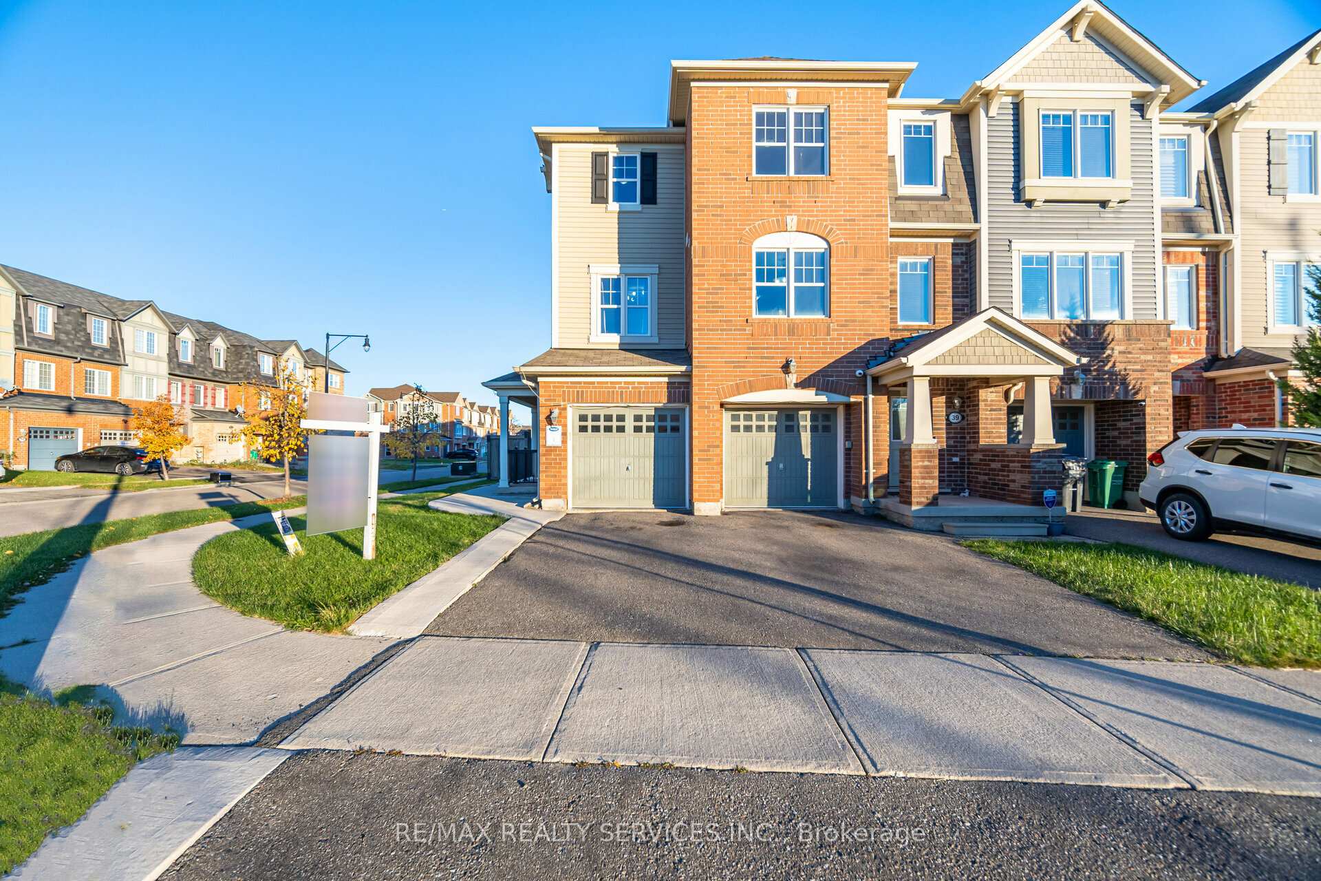 Photo 1 of 41 Betterton Crescent, Brampton, Northwest Brampton — HOMEH