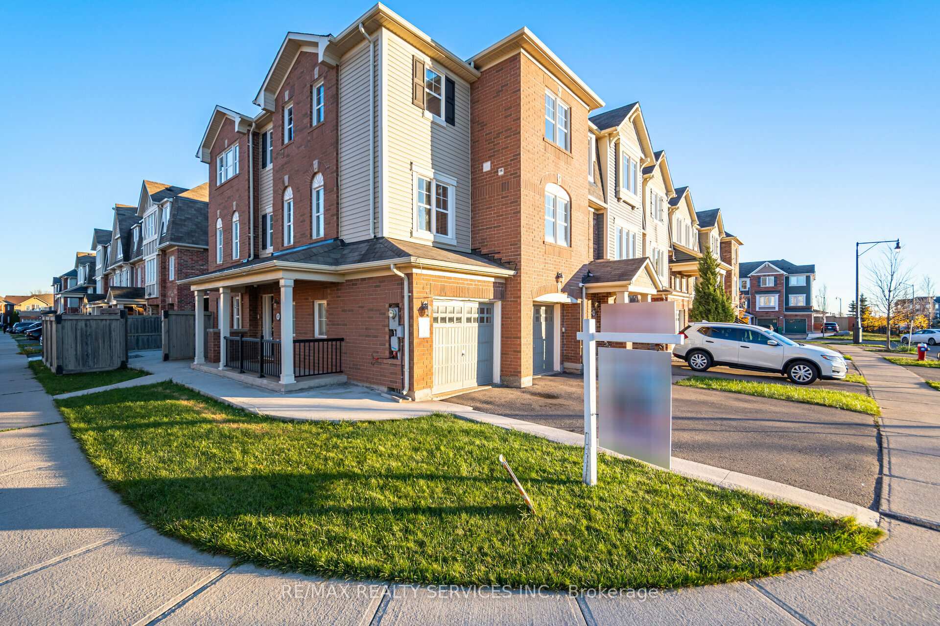 Photo 2 of 41 Betterton Crescent, Brampton, Northwest Brampton — HOMEH