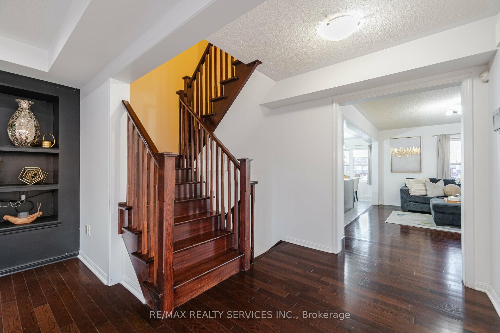 Photo 17 of 41 Betterton Crescent, Brampton, Northwest Brampton — HOMEH