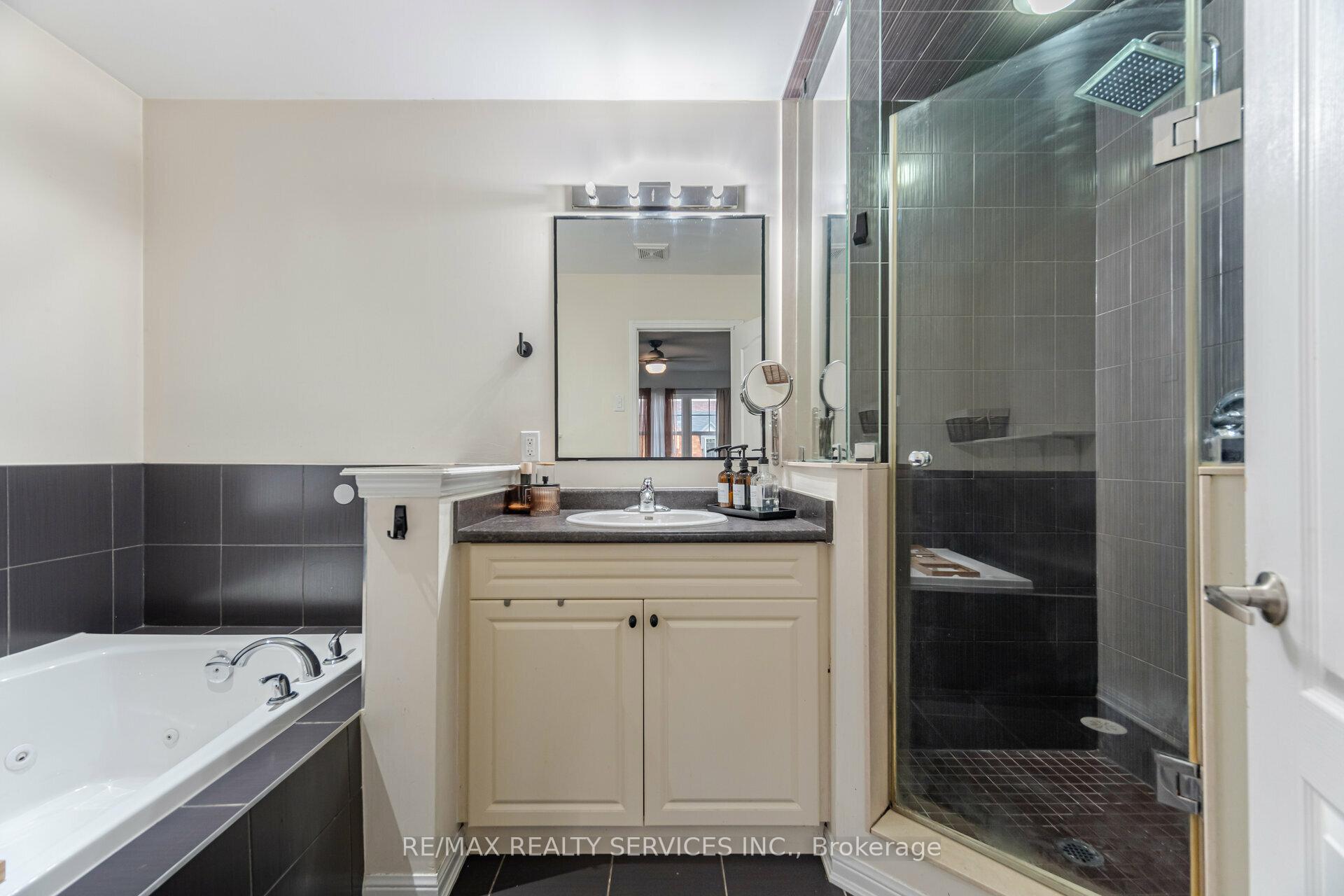 Photo 24 of 41 Betterton Crescent, Brampton, Northwest Brampton — HOMEH
