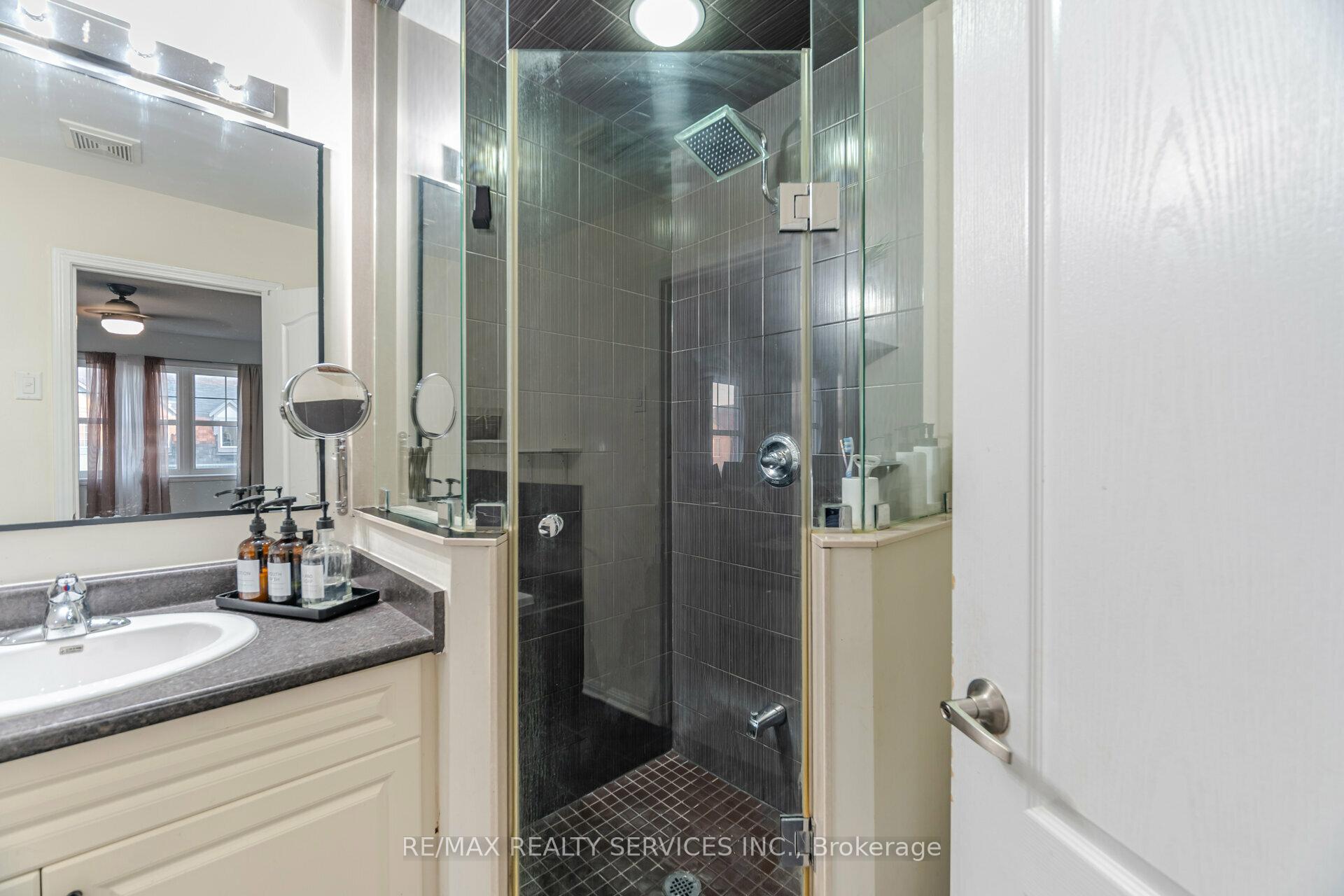 Photo 26 of 41 Betterton Crescent, Brampton, Northwest Brampton — HOMEH